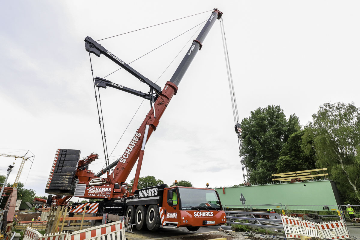 Brückenbau Bergkamen Autokrane Schares 500 Tonner Liebherr Brückenträger Mobilkrane mieten Bauprojekt