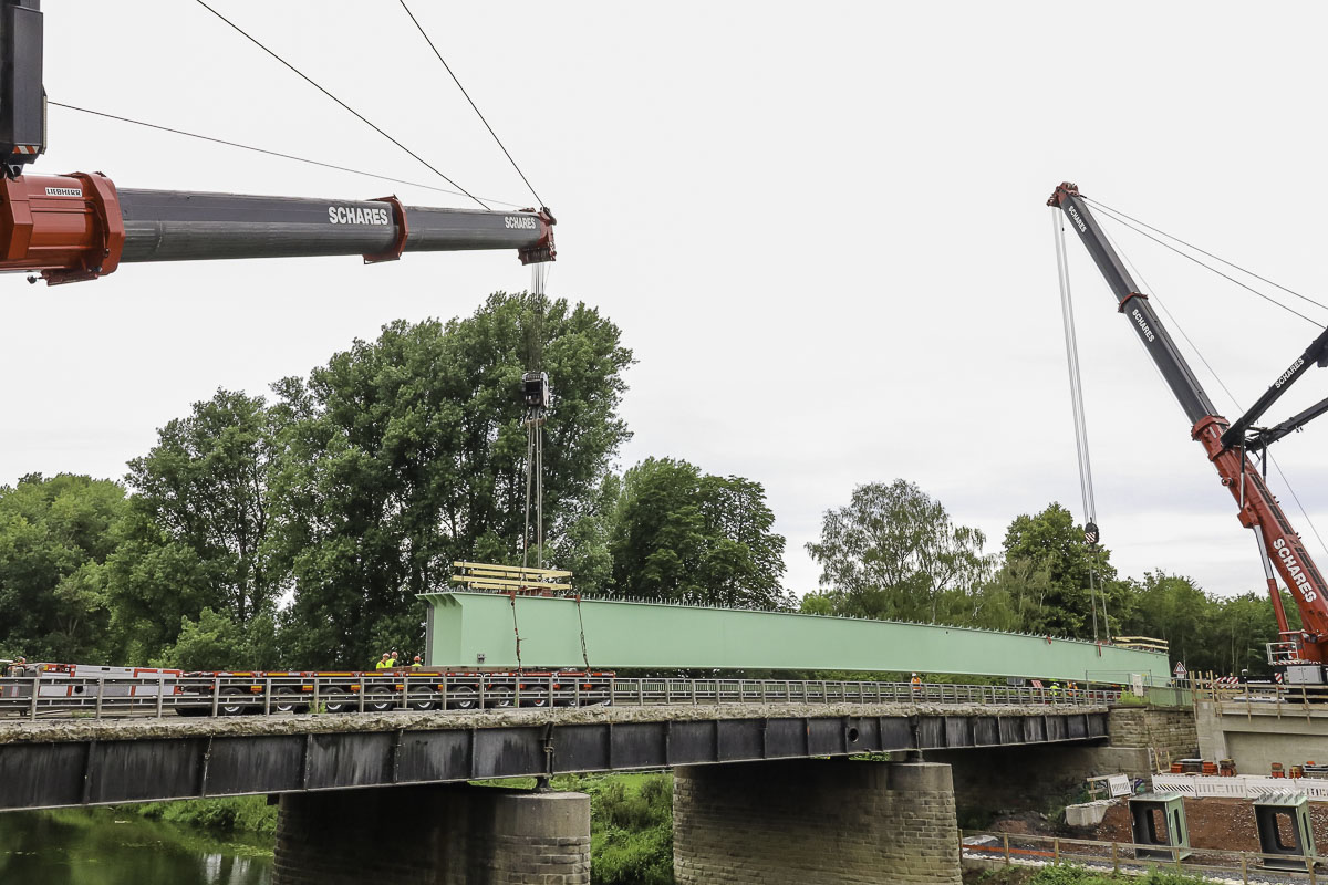 Brückenbau Bergkamen Autokrane Schares 500 Tonner Liebherr Brückenträger Mobilkrane mieten Bauprojekt
