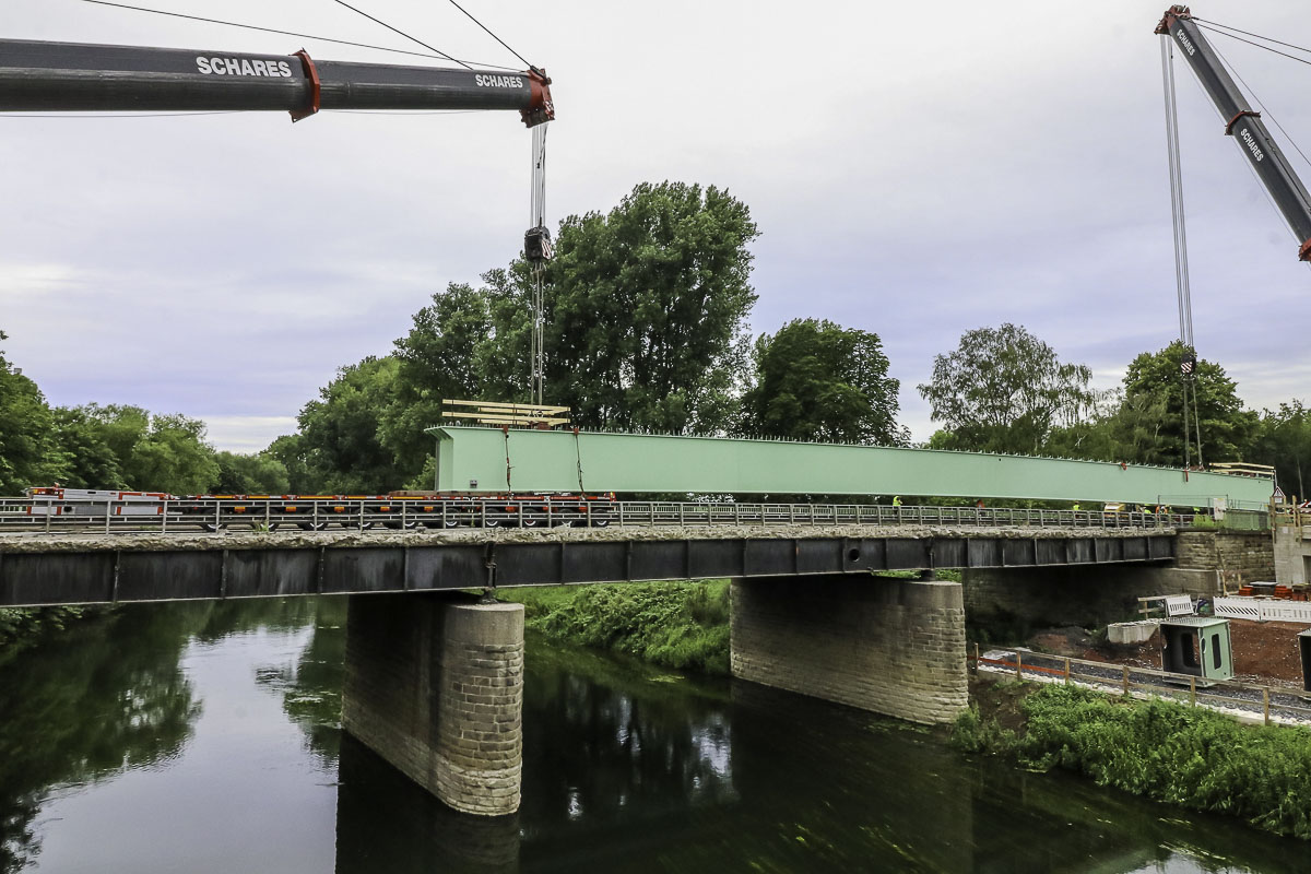 Brückenbau Bergkamen Autokrane Schares 500 Tonner Liebherr Brückenträger Mobilkrane mieten Bauprojekt