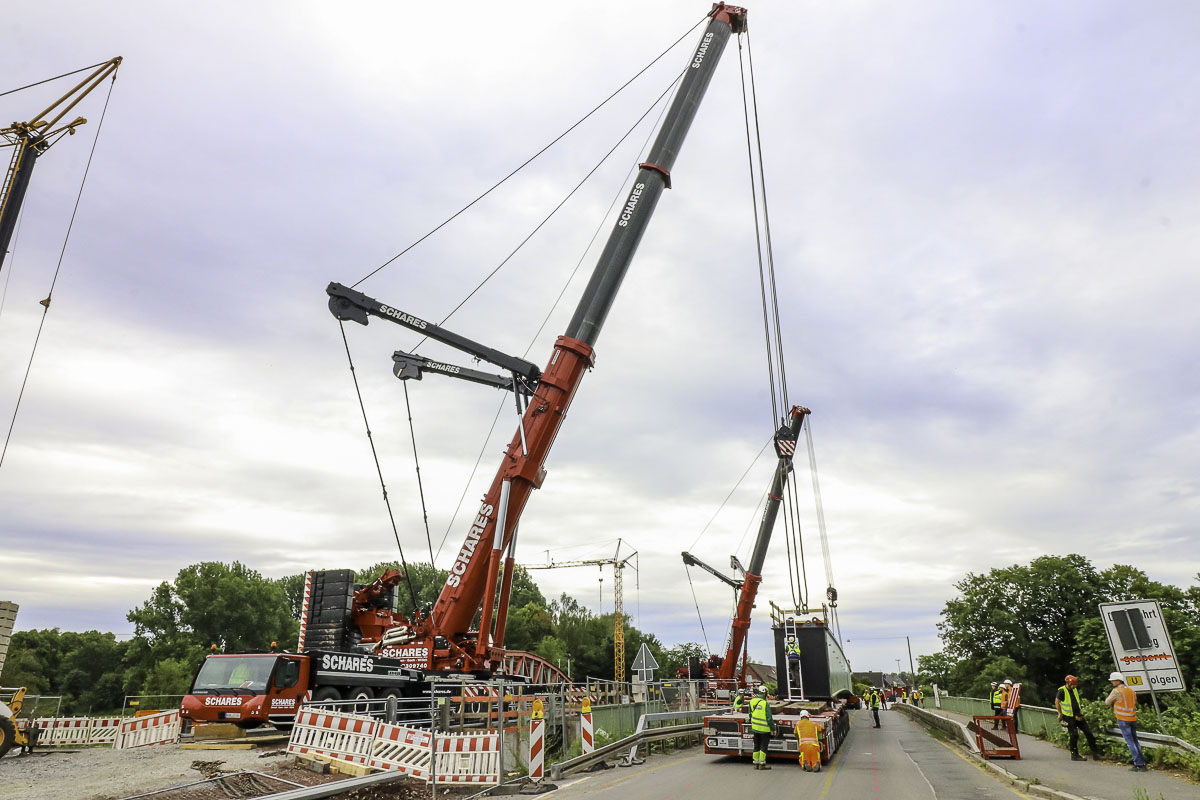 Brückenbau Bergkamen Autokrane Schares 500 Tonner Liebherr Brückenträger Mobilkrane mieten Bauprojekt