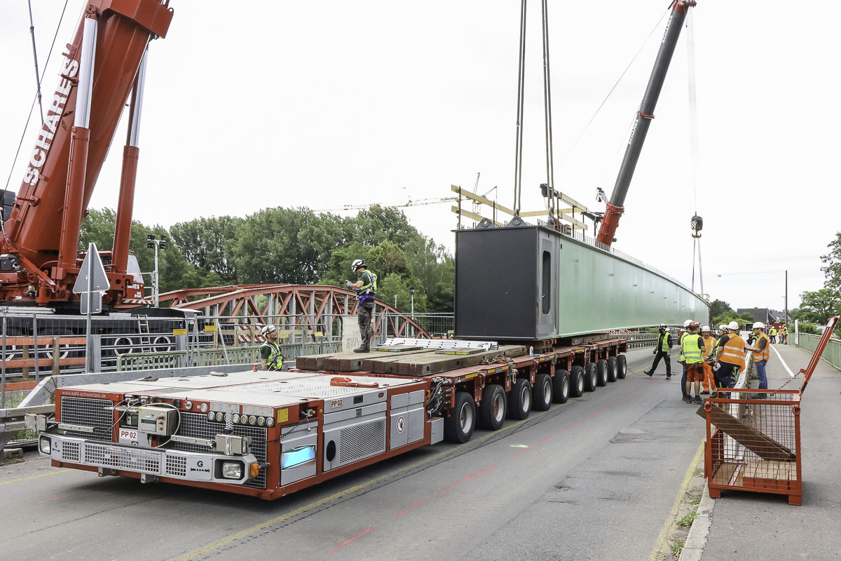 Brückenbau Bergkamen Autokrane Schares 500 Tonner Liebherr Brückenträger Mobilkrane mieten Bauprojekt