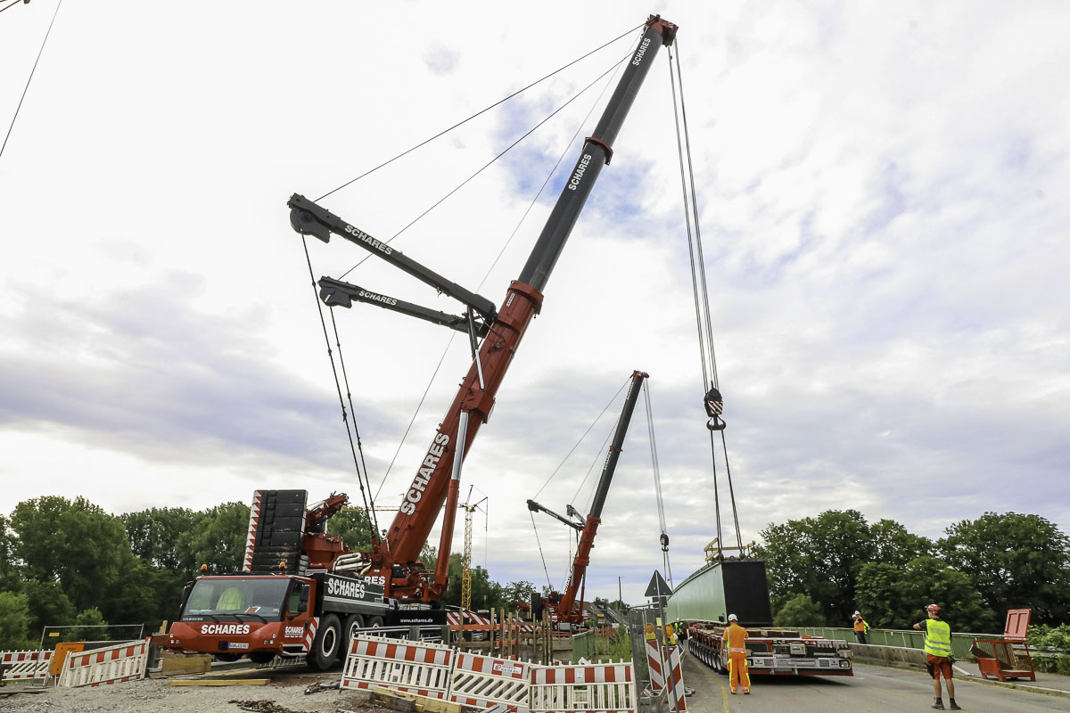 Brückenbau Bergkamen Autokrane Schares 500 Tonner Liebherr Brückenträger Mobilkrane mieten Bauprojekt