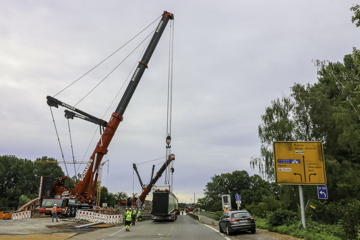 Brückenbau Bergkamen Autokrane Schares 500 Tonner Liebherr Brückenträger Mobilkrane mieten Bauprojekt