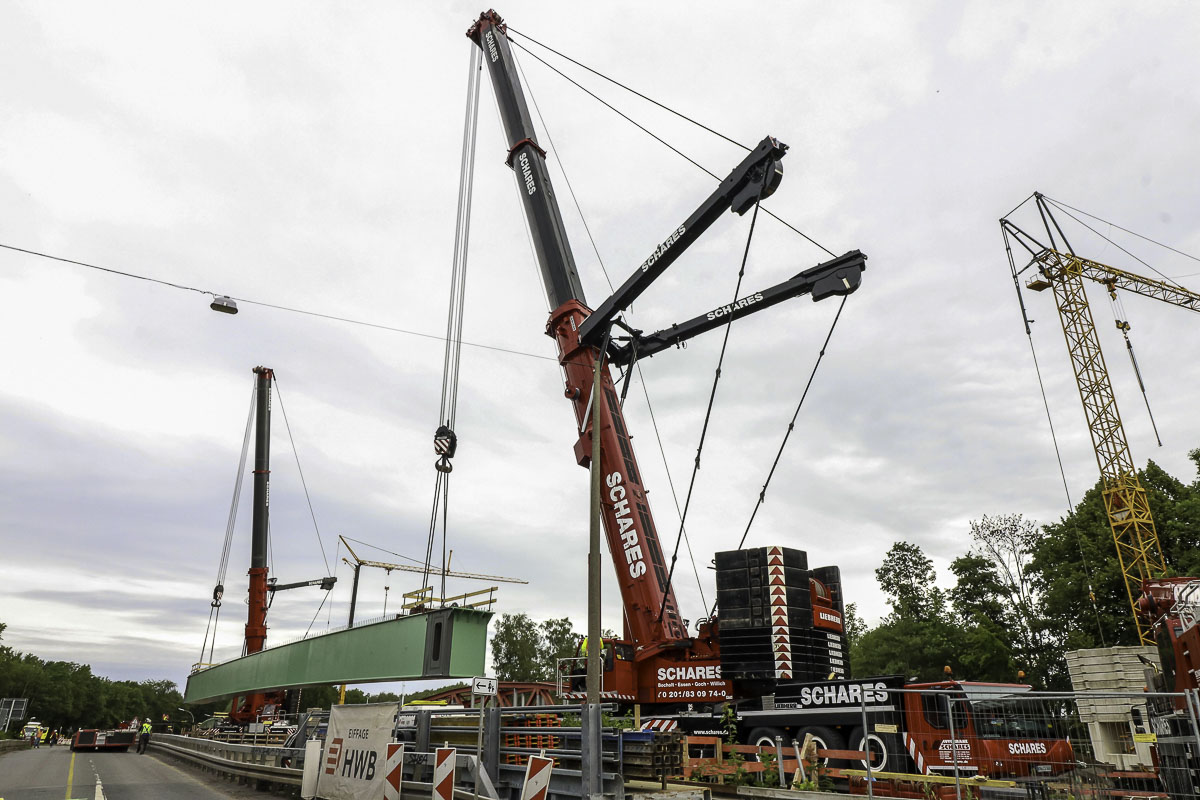 Brückenbau Bergkamen Autokrane Schares 500 Tonner Liebherr Brückenträger Mobilkrane mieten Bauprojekt