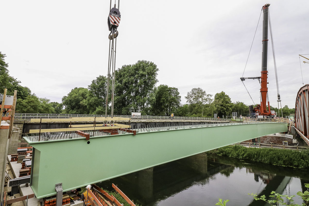 Brückenbau Bergkamen Autokrane Schares 500 Tonner Liebherr Brückenträger Mobilkrane mieten Bauprojekt