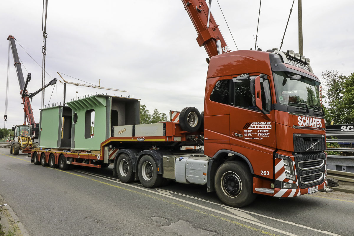 Brückenbau Bergkamen Autokrane Schares 500 Tonner Liebherr Brückenträger Mobilkrane mieten Bauprojekt