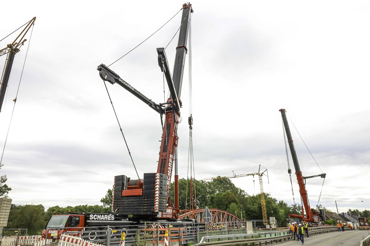 Brückenbau Bergkamen Autokrane Schares 500 Tonner Liebherr Brückenträger Mobilkrane mieten Bauprojekt