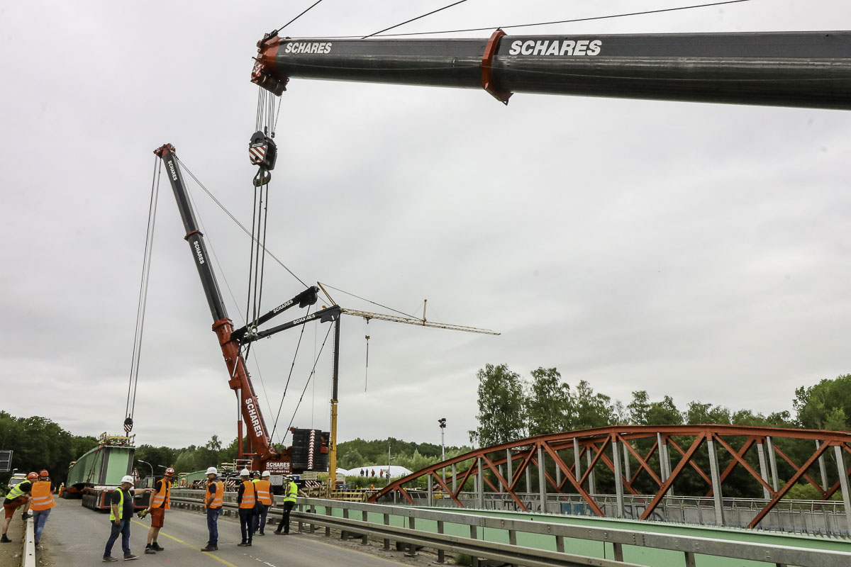 Brückenbau Bergkamen Autokrane Schares 500 Tonner Liebherr Brückenträger Mobilkrane mieten Bauprojekt