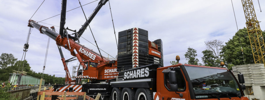 Brückenbau Bergkamen Autokrane Schares 500 Tonner Liebherr Brückenträger Mobilkrane mieten Bauprojekt