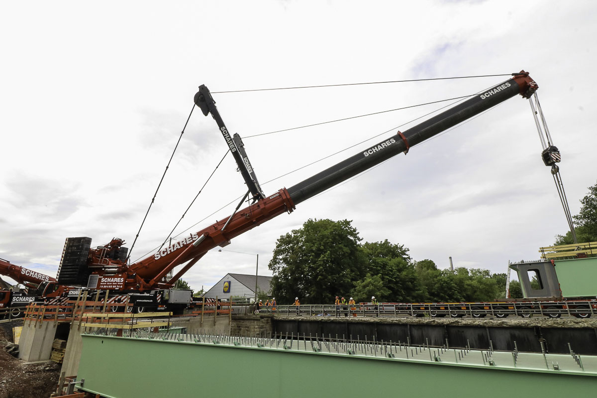 Brückenbau Bergkamen Autokrane Schares 500 Tonner Liebherr Brückenträger Mobilkrane mieten Bauprojekt