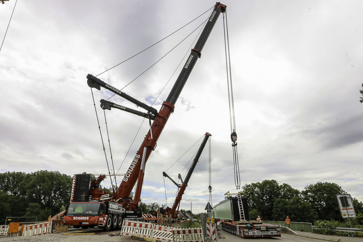 Brückenbau Bergkamen Autokrane Schares 500 Tonner Liebherr Brückenträger Mobilkrane mieten Bauprojekt