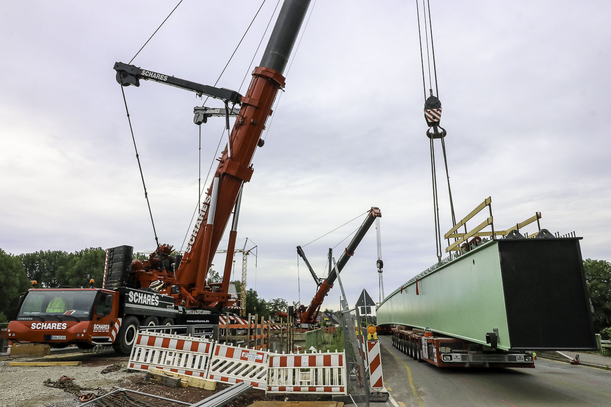 Brückenbau Bergkamen Autokrane Schares 500 Tonner Liebherr Brückenträger Mobilkrane mieten Bauprojekt