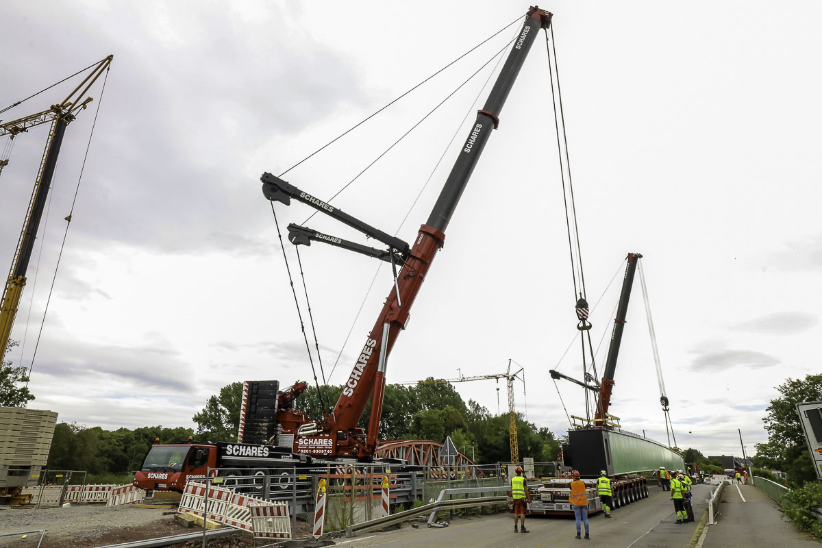 Brückenbau Bergkamen Autokrane Schares 500 Tonner Liebherr Brückenträger Mobilkrane mieten Bauprojekt