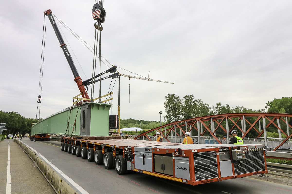 Brückenbau Bergkamen Autokrane Schares 500 Tonner Liebherr Brückenträger Mobilkrane mieten Bauprojekt