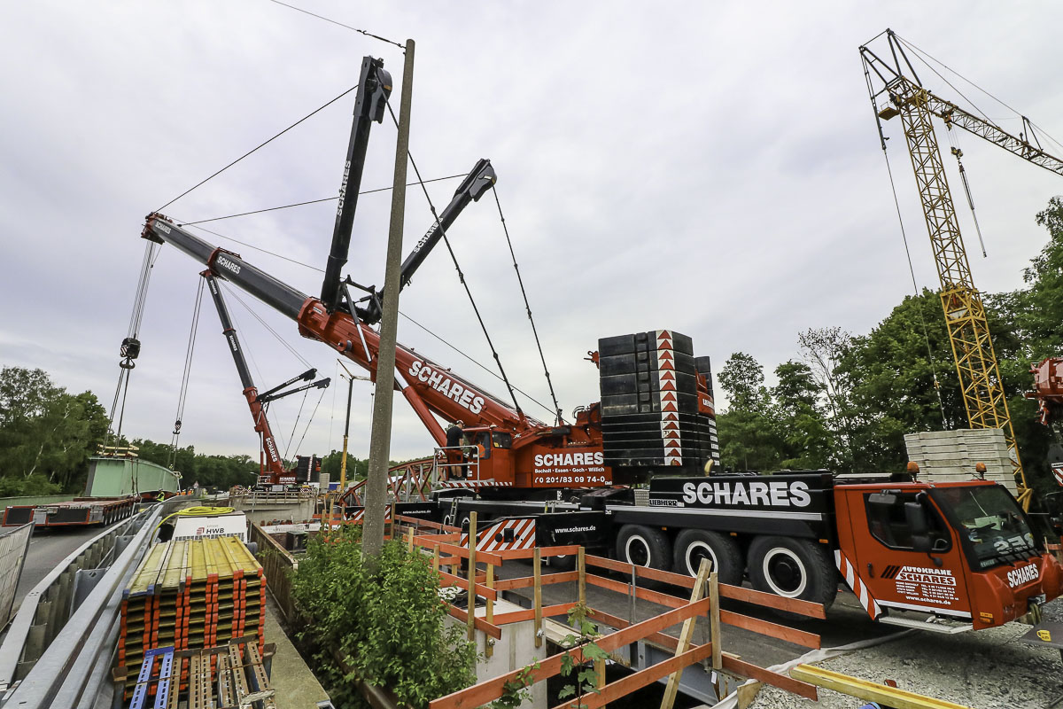 Brückenbau Bergkamen Autokrane Schares 500 Tonner Liebherr Brückenträger Mobilkrane mieten Bauprojekt