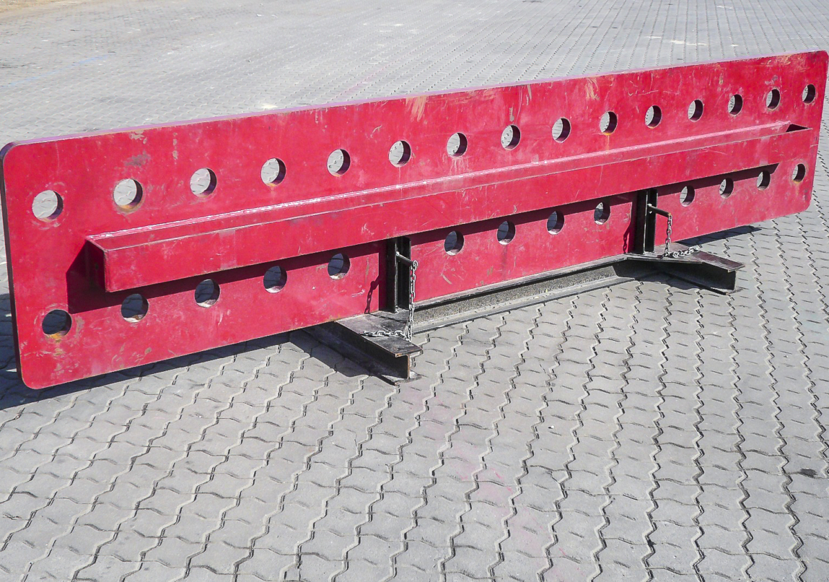 Traverse 10 Nutzlast 120t, Eigengewicht 1,5t, Länge 3,5m