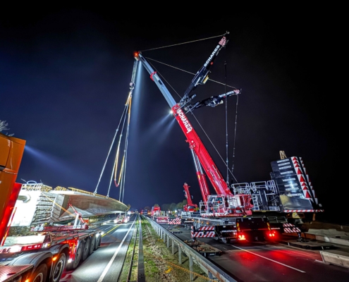 IMG_0443 Autokrane Schares, Kraneinsatz A3 Emmerich, Schnellbaubrücke A3, 100-Tonnen-Fertigteilträger, Liebherr LTM 1650-8.1, Schwerlastkran Einsatz, HEITKAMP Unternehmensgruppe, Brückenbau Kranarbeiten, Sperrpause Autobahn, Mobilkran 650 Tonnen