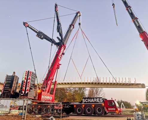 IMG_0444 Autokrane Schares, Kraneinsatz A3 Emmerich, Schnellbaubrücke A3, 100-Tonnen-Fertigteilträger, Liebherr LTM 1650-8.1, Schwerlastkran Einsatz, HEITKAMP Unternehmensgruppe, Brückenbau Kranarbeiten, Sperrpause Autobahn, Mobilkran 650 Tonnen