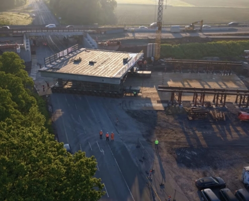 Brückeneinschub, SPMT, Schwerlasttransport, Überbaumontage, Autobahn A1, Autokrane Schares, SQ3, Infrastrukturprojekt