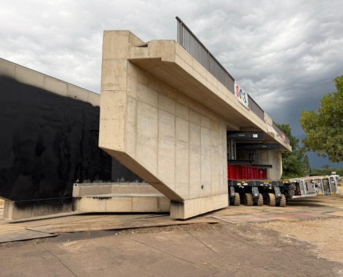 Brückeneinschub, Brückenbau, Krefeld, Autokrane Schares, Schwerlastlogistik, Schwertransport, SPMT, Cometto MSPE, Liebherr LTM 1230-5.1, Liebherr LTM 1650-8.1, Kraneinsatz, Einheben, Einfahren, Rahmenbauwerk, Infrastruktur, Heavy Load, Projektlogistik, Engineering, Brückenmontage, One-Stop-Shop, Mobilkran, Spezialtransport, Großkran, Fertigteilmontage, Verschubtechnik