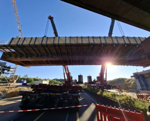 A4 Frechen, Brückenbau, Brückenüberbau, Überbaueinbau, Brückeneinhub, Tandemhub, Mobilkran, Liebherr LTM 1650-8.1, Liebherr LTM 1150-5.3, SPMT, Schwerlasttransport, Schwerlasthub, Autokrane Schares, Infrastruktur, Sperrpause, Brückenmontage, Projektlogistik, Kranengineering, Baustraße, Verschubtechnik, Großkran, Kranlogistik, Brückenprojekt, Heavy Lift, Straßenbau